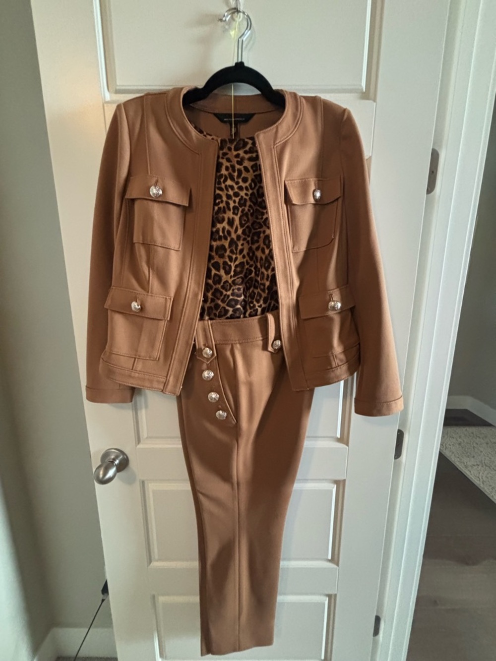 WHBM Stylist Jacket and Jolie Lux Stretch Ankle Pants. Jacket sz 8 pants sz 6 - Picture 4 of 8